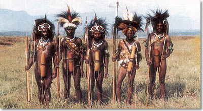 ヤリ族の戦士たち